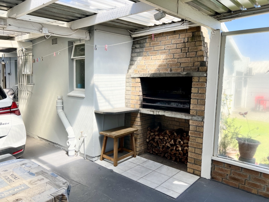 4 Bedroom Property for Sale in Richmond Estate Western Cape